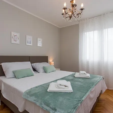 Sweet Apatment Apartment *